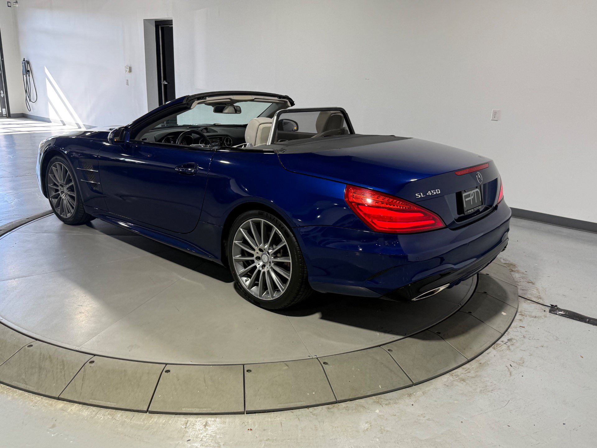 Used 2017 Mercedes-Benz SL 450 image 13
