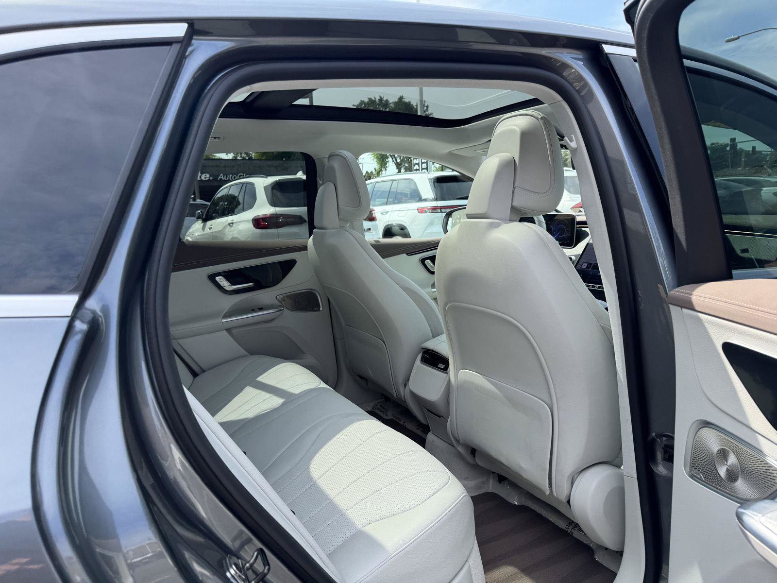 Used 2023 Mercedes-Benz EQE 350+ SUV w/ Exclusive Trim Package image 40