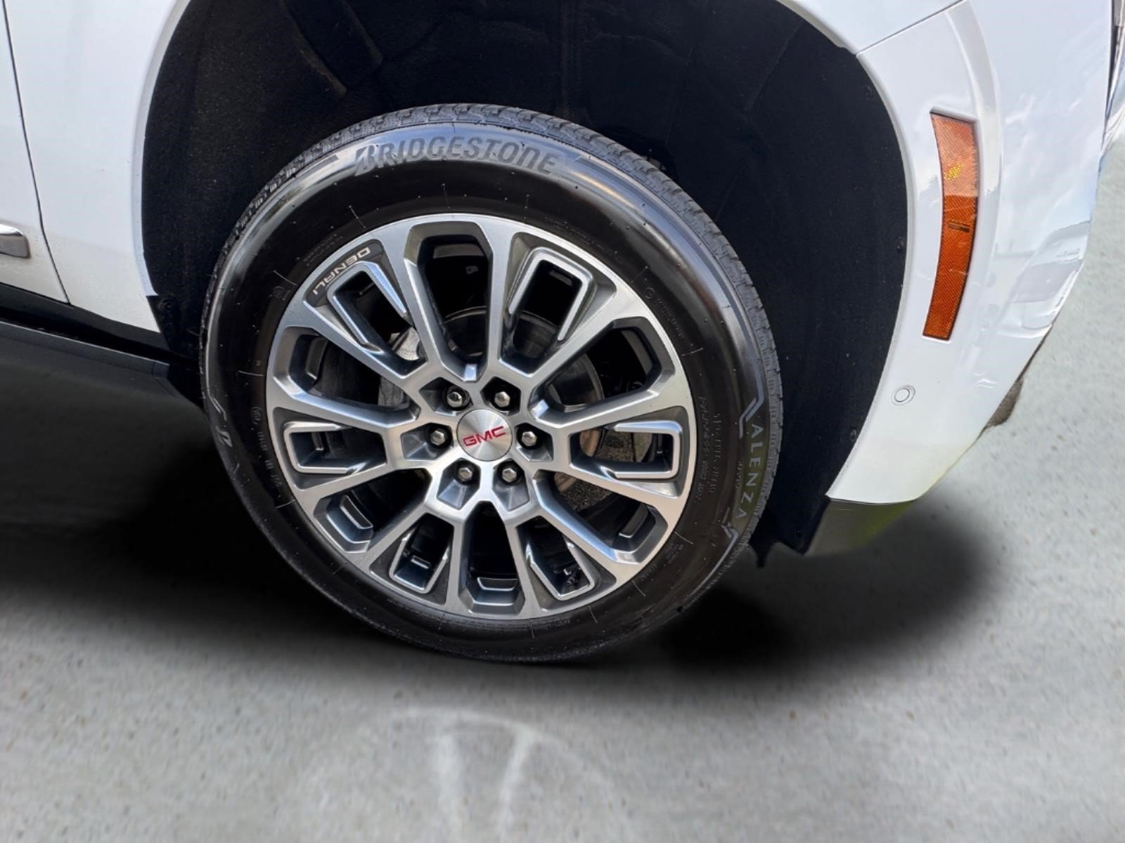 Used 2026 GMC Yukon XL Denali w/ Sun & Power Step Package AWD/4WD image 8