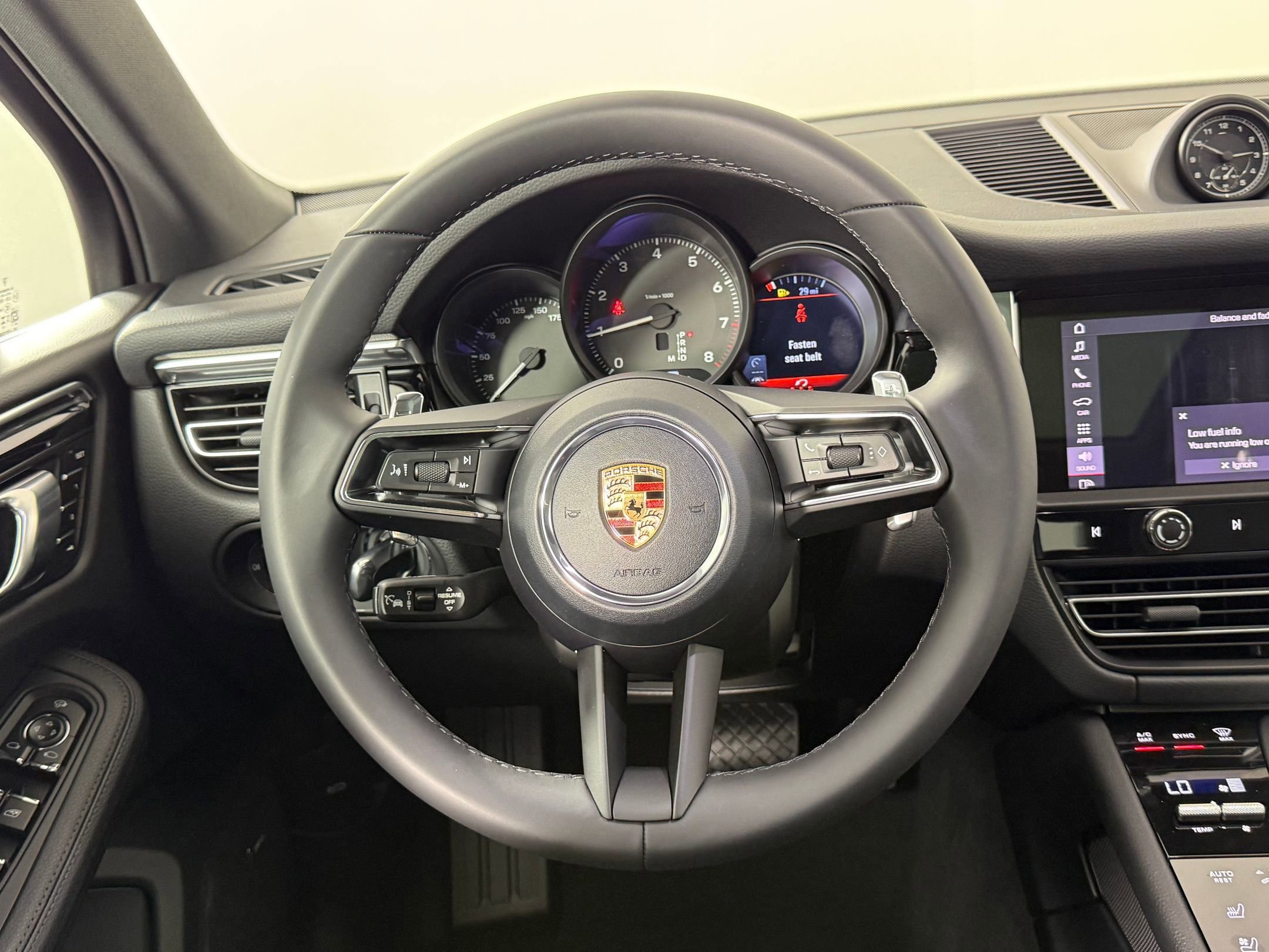 Certified 2026 Porsche Macan AWD/4WD image 18