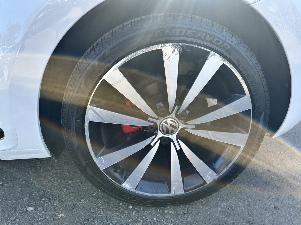 Used 2012 Volkswagen Beetle 2.0T image 10