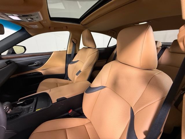 Certified 2024 Lexus ES 300h w/ Premium Package FWD image 17