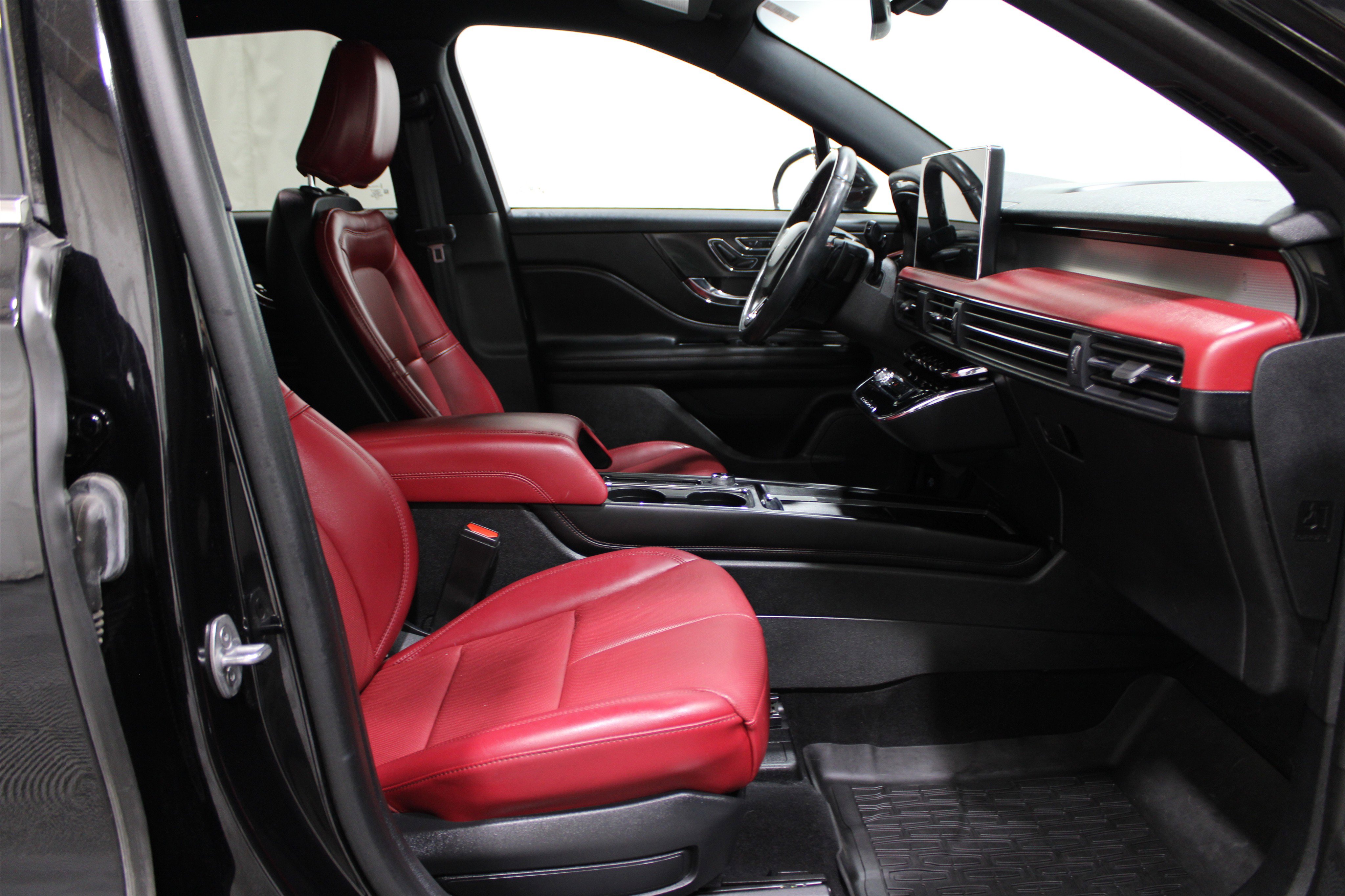 Certified 2023 Lincoln Corsair Reserve w/ Equipment Group 201A image 30