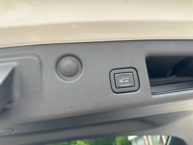 Used 2024 Chevrolet Equinox LT w/ LPO, Floor Liner Package FWD image 28