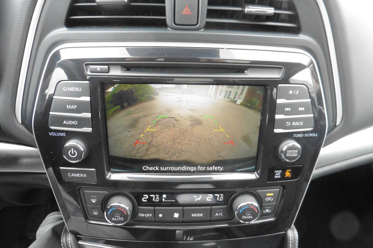 Used 2023 Nissan Maxima SL FWD image 19