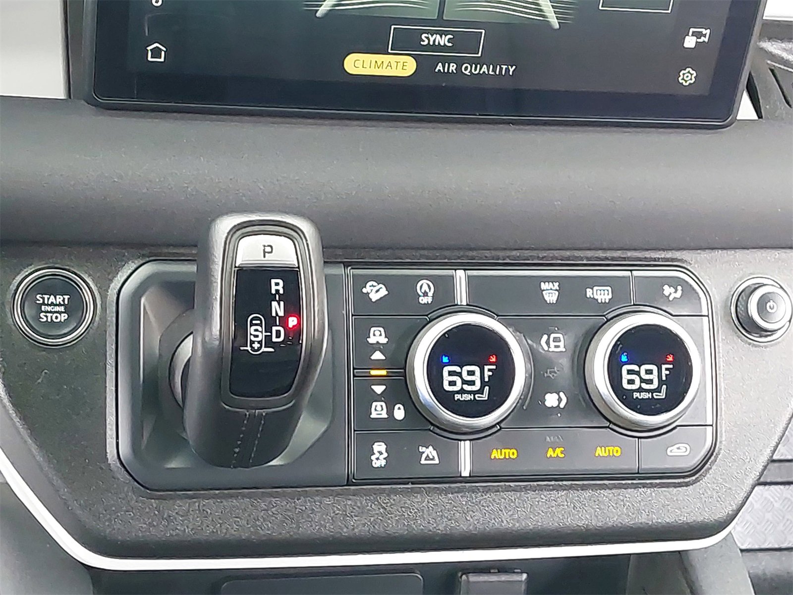 Used 2023 Land Rover Defender 110 X-Dynamic SE image 30