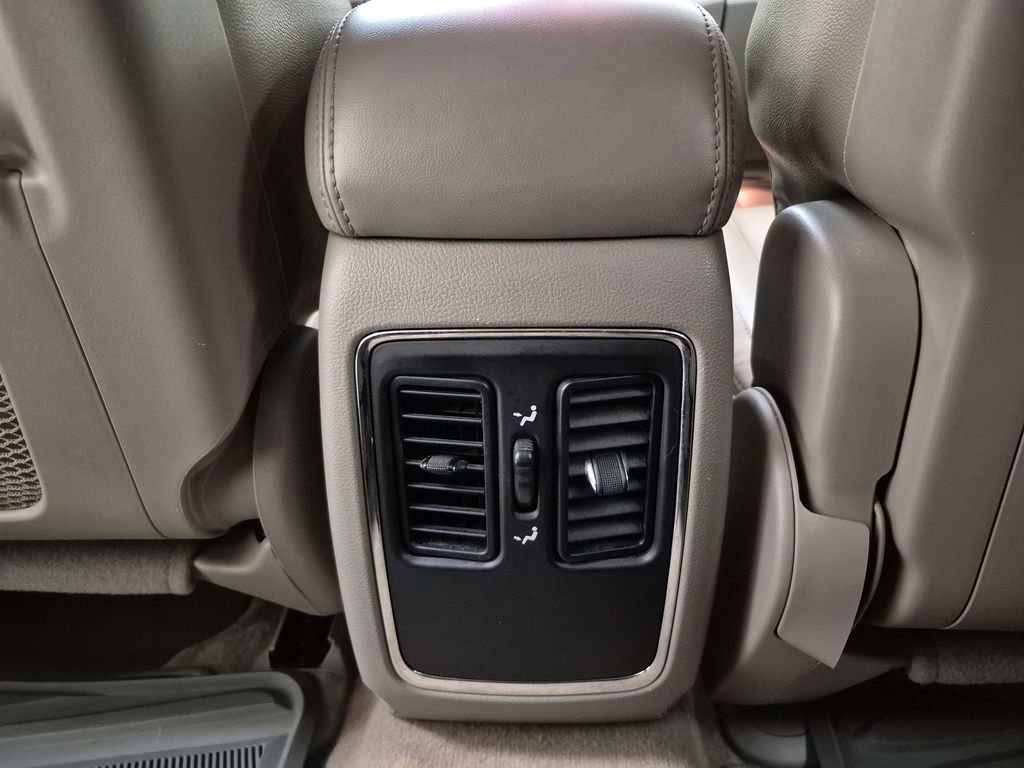 Used 2012 Jeep Grand Cherokee Laredo w/ Laredo E Group image 22