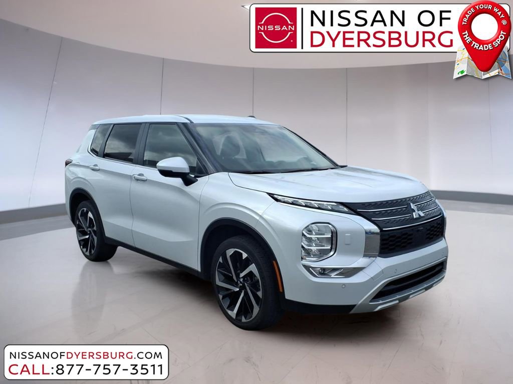 Used 2024 Mitsubishi Outlander SE Black Edition