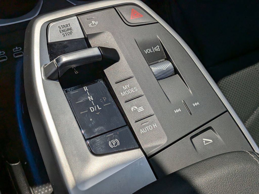 Certified 2025 BMW X2 xDrive28i AWD/4WD image 10