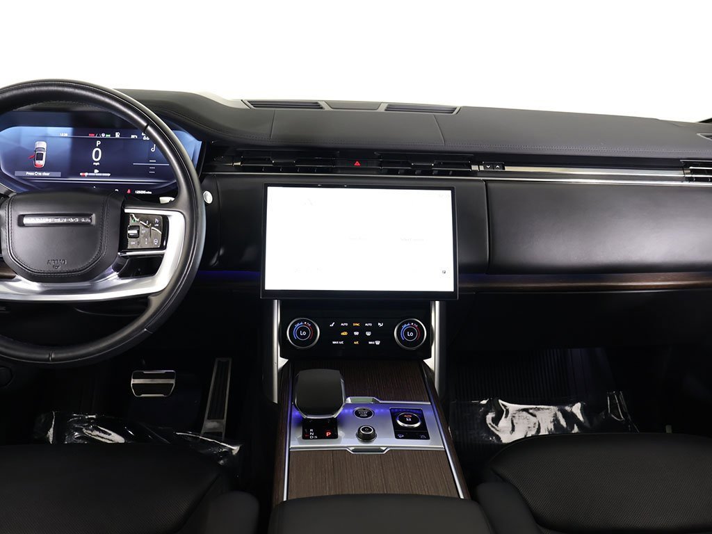 Used 2023 Land Rover Range Rover Long Wheelbase SE image 43
