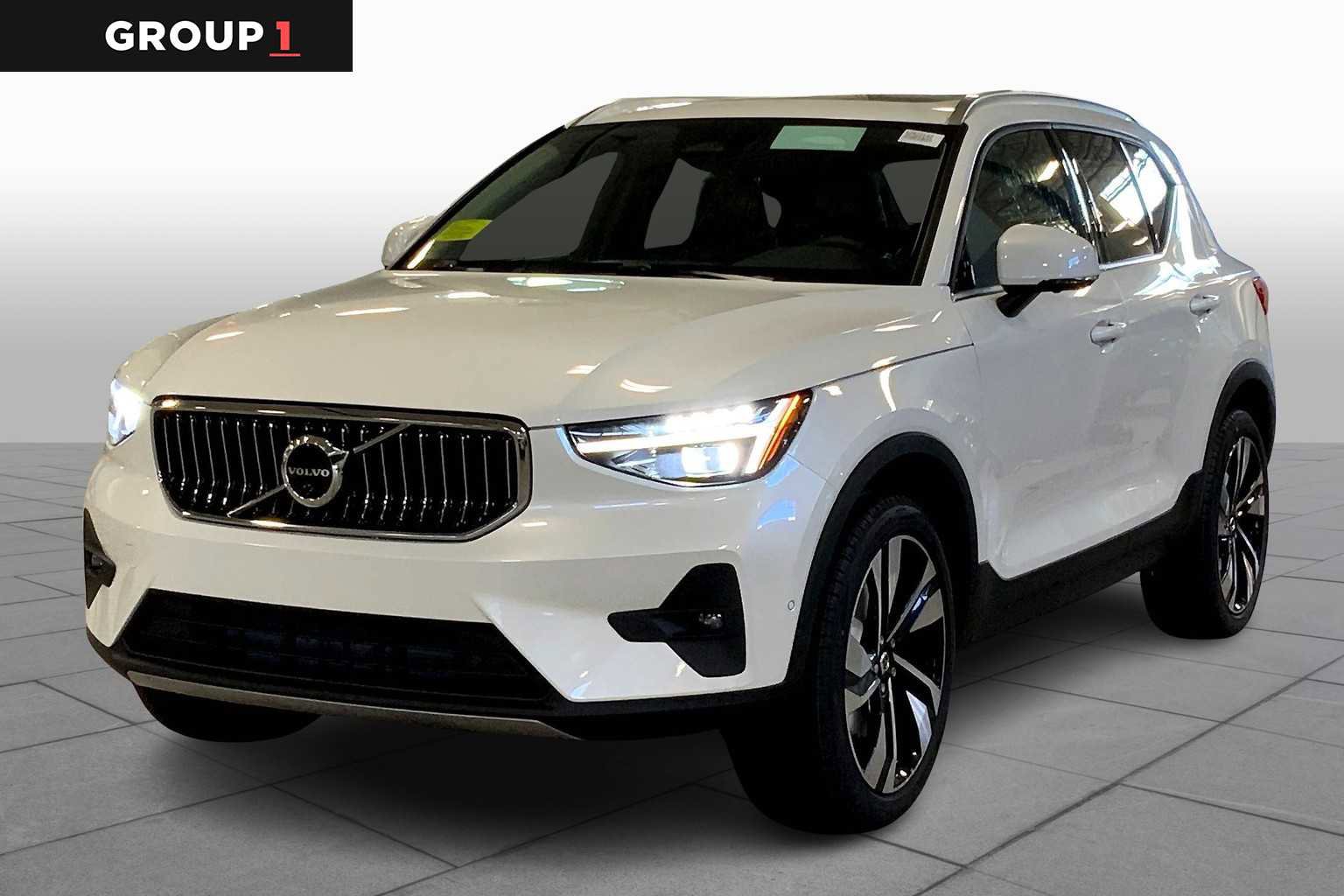 New 2025 Volvo XC40 B5 Ultra w/ Protection Package Premier video 1