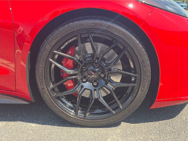 Used 2025 Chevrolet Corvette Z06 RWD image 12