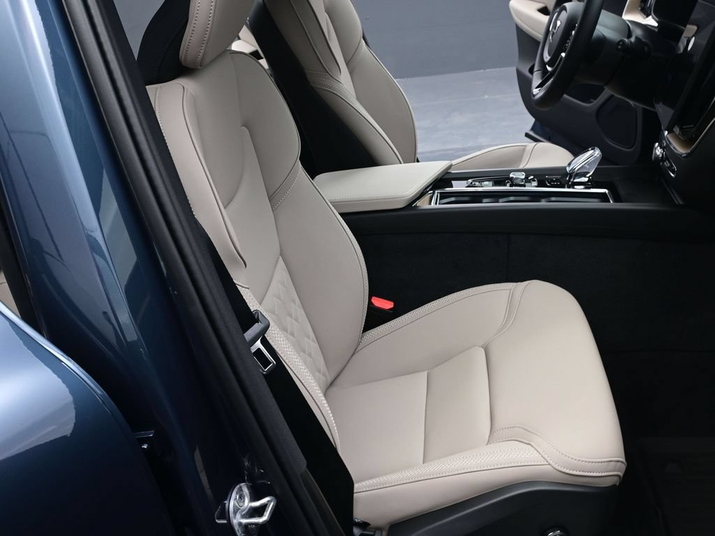New 2026 Volvo XC60 B5 Plus w/ Climate Package AWD/4WD image 25