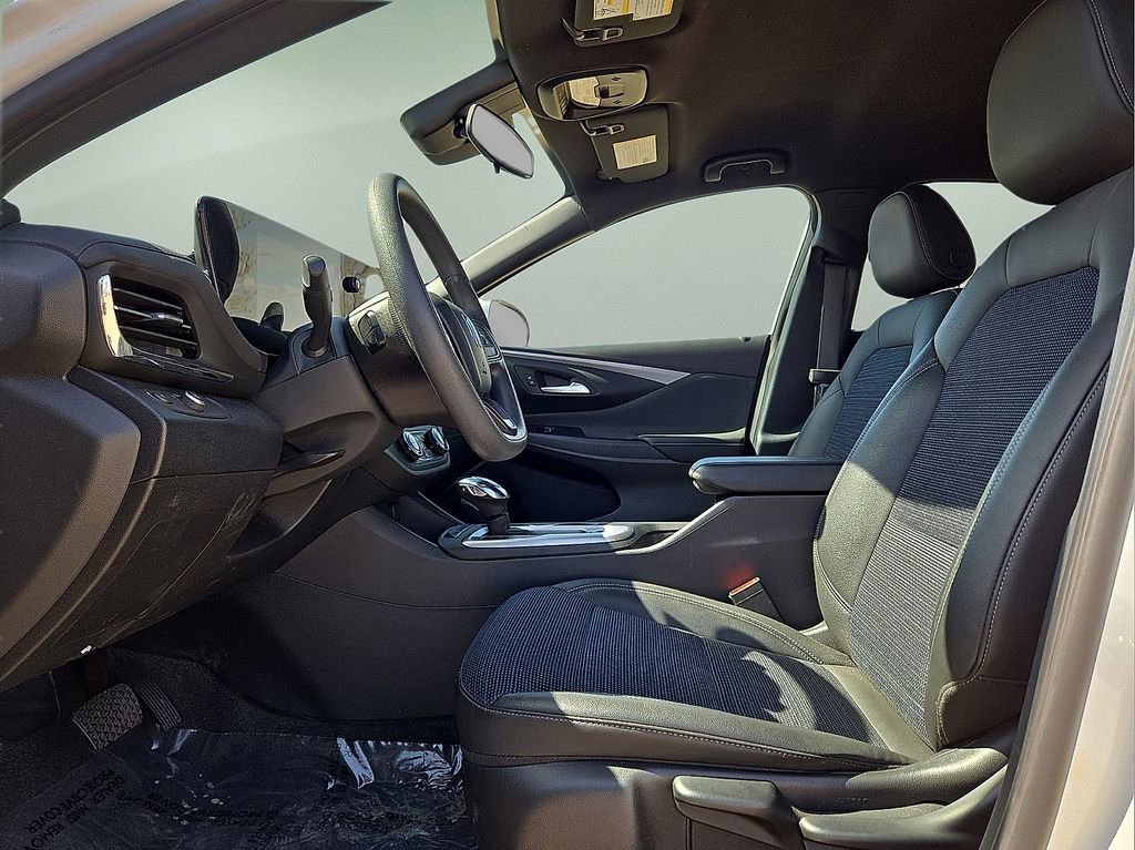 Used 2025 Buick Envista Preferred image 22