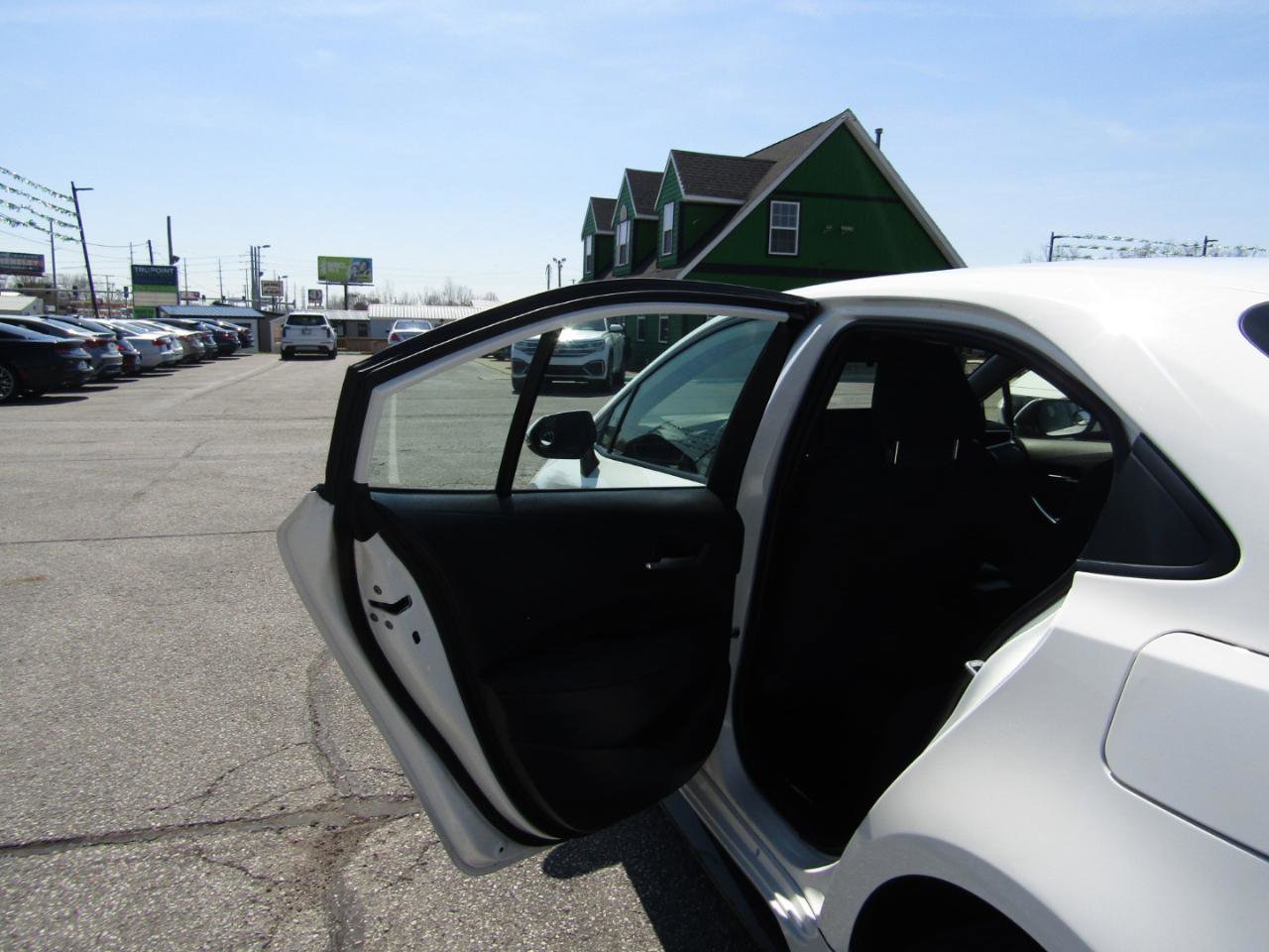 Used 2023 Toyota Corolla SE image 18