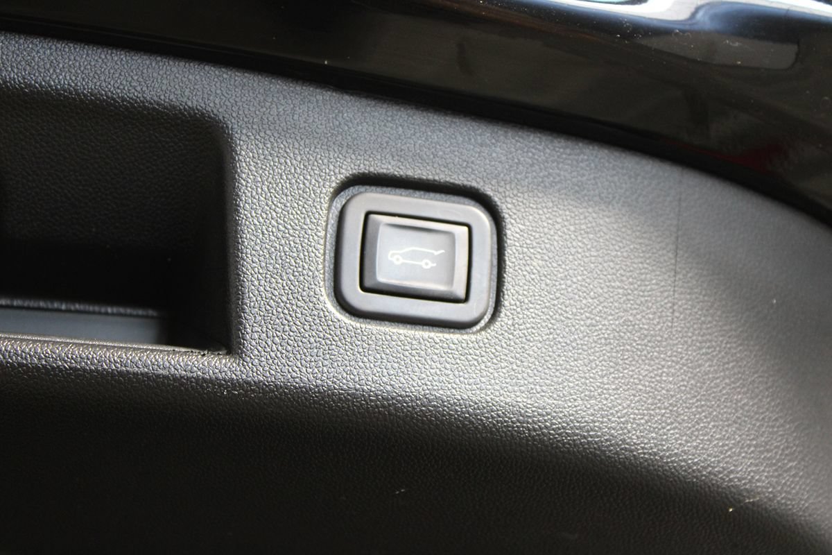 Used 2024 Chevrolet Blazer EV LT AWD/4WD image 20