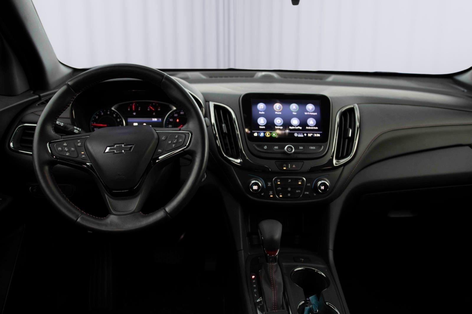 Used 2022 Chevrolet Equinox RS w/ Infotainment Package image 3