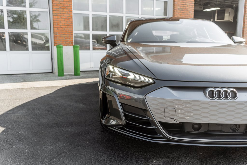 Used 2022 Audi e-tron GT Premium Plus image 26