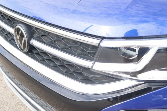 Used 2024 Volkswagen Taos SEL image 10