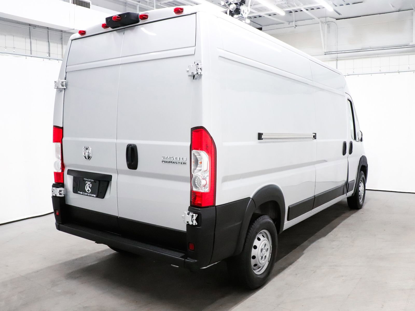 Used 2023 RAM ProMaster 2500 FWD image 6