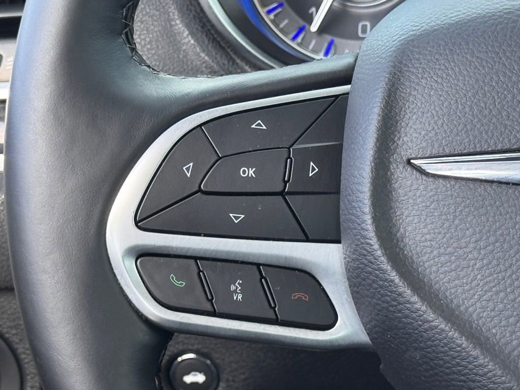 Used 2019 Chrysler 300 Limited w/ Safetytec Plus Group image 23