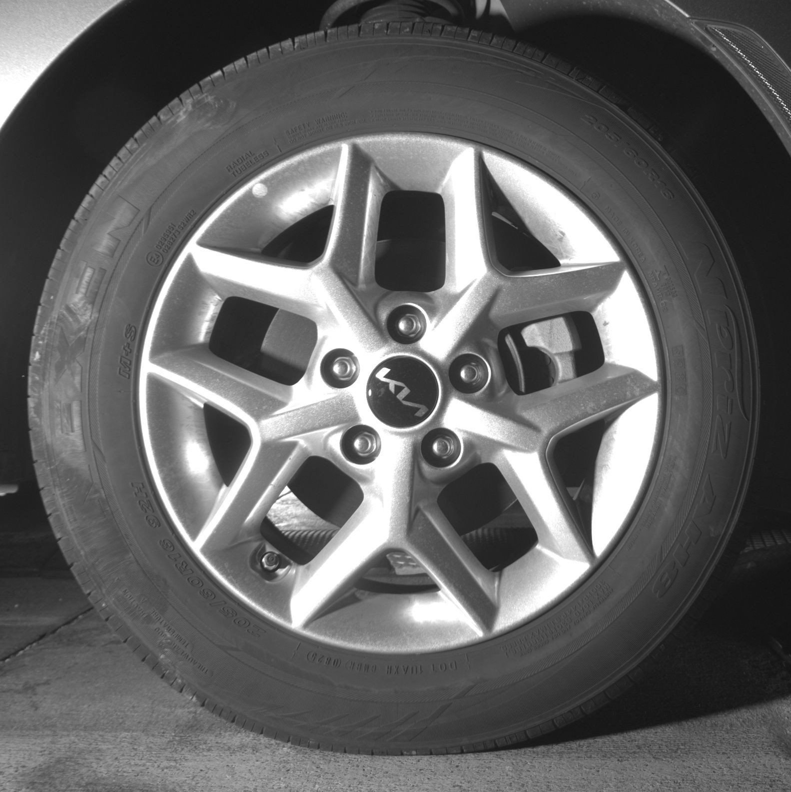 Used 2025 Kia Soul LX w/ LX Technology Package FWD image 15