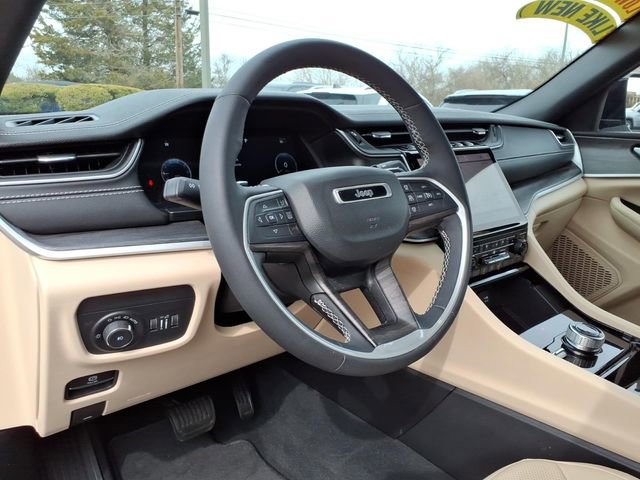 Certified 2023 Jeep Grand Cherokee Limited w/ Luxury Tech Group II image 26
