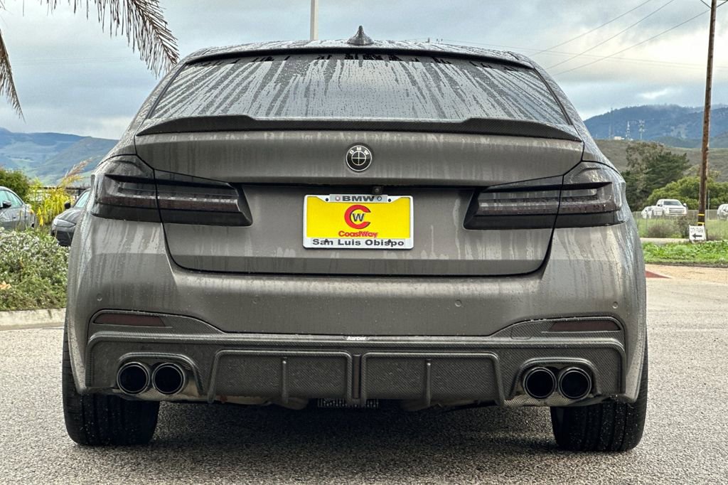 Used 2022 BMW M550i xDrive M550i xDrive w/ Dynamic Handling Package image 4