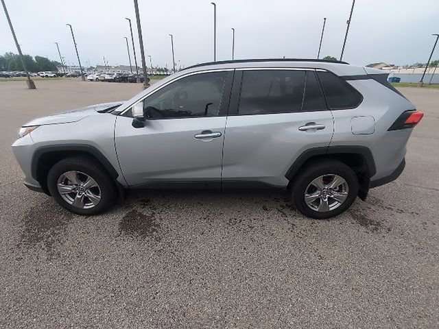 Used 2025 Toyota RAV4 XLE w/ Convenience Package FWD image 9