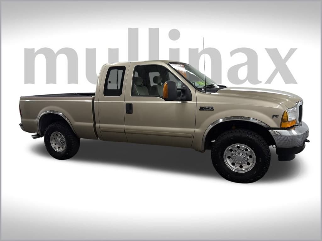 Used 2001 Ford F250 XLT image 2