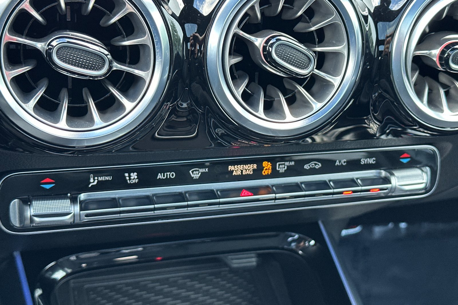 Used 2025 Mercedes-Benz GLA 250 4MATIC image 21