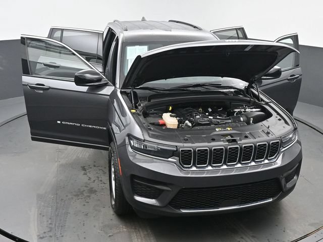 Used 2024 Jeep Grand Cherokee Laredo AWD/4WD image 62