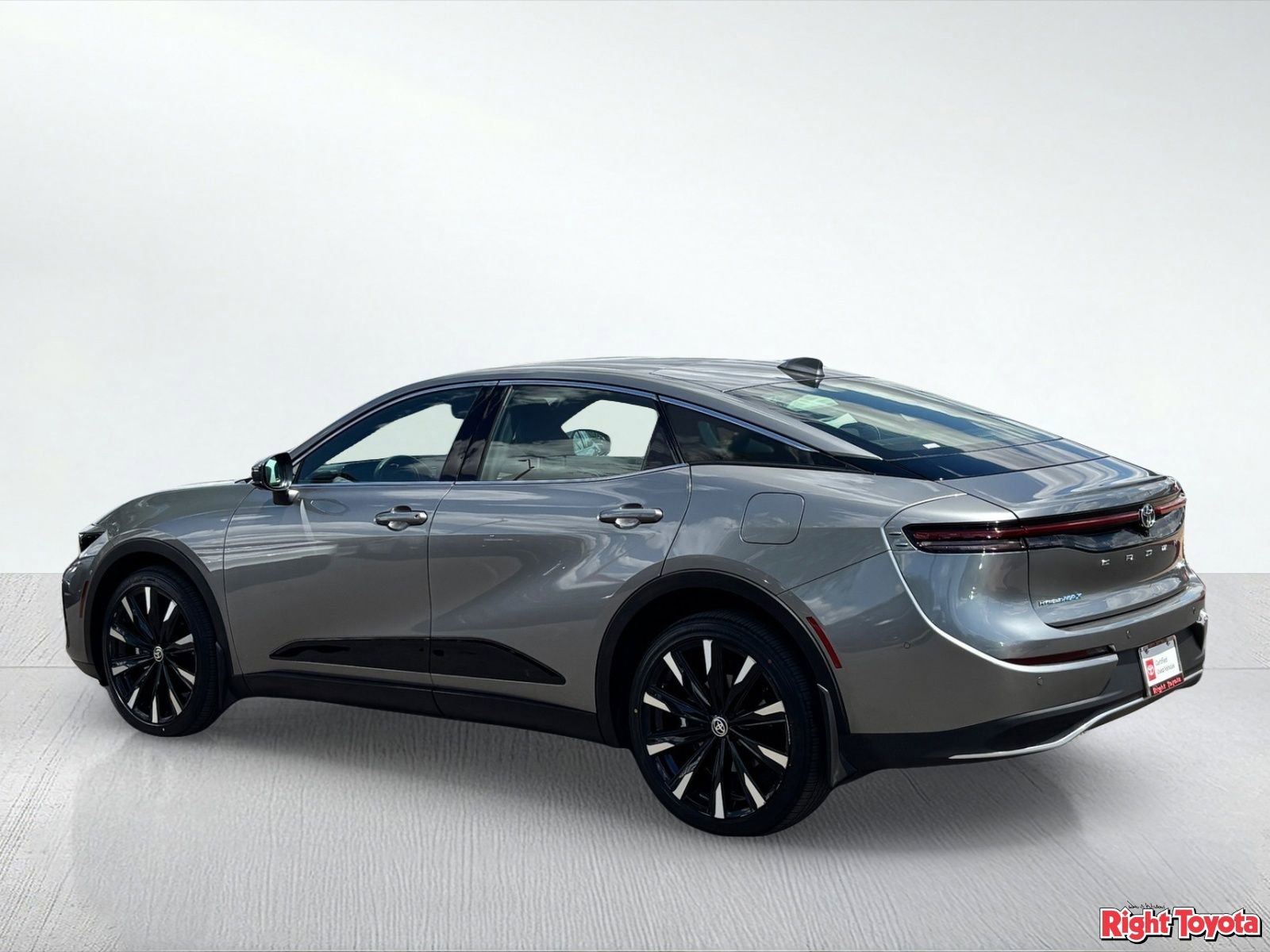 Certified 2023 Toyota Crown Platinum AWD/4WD image 4