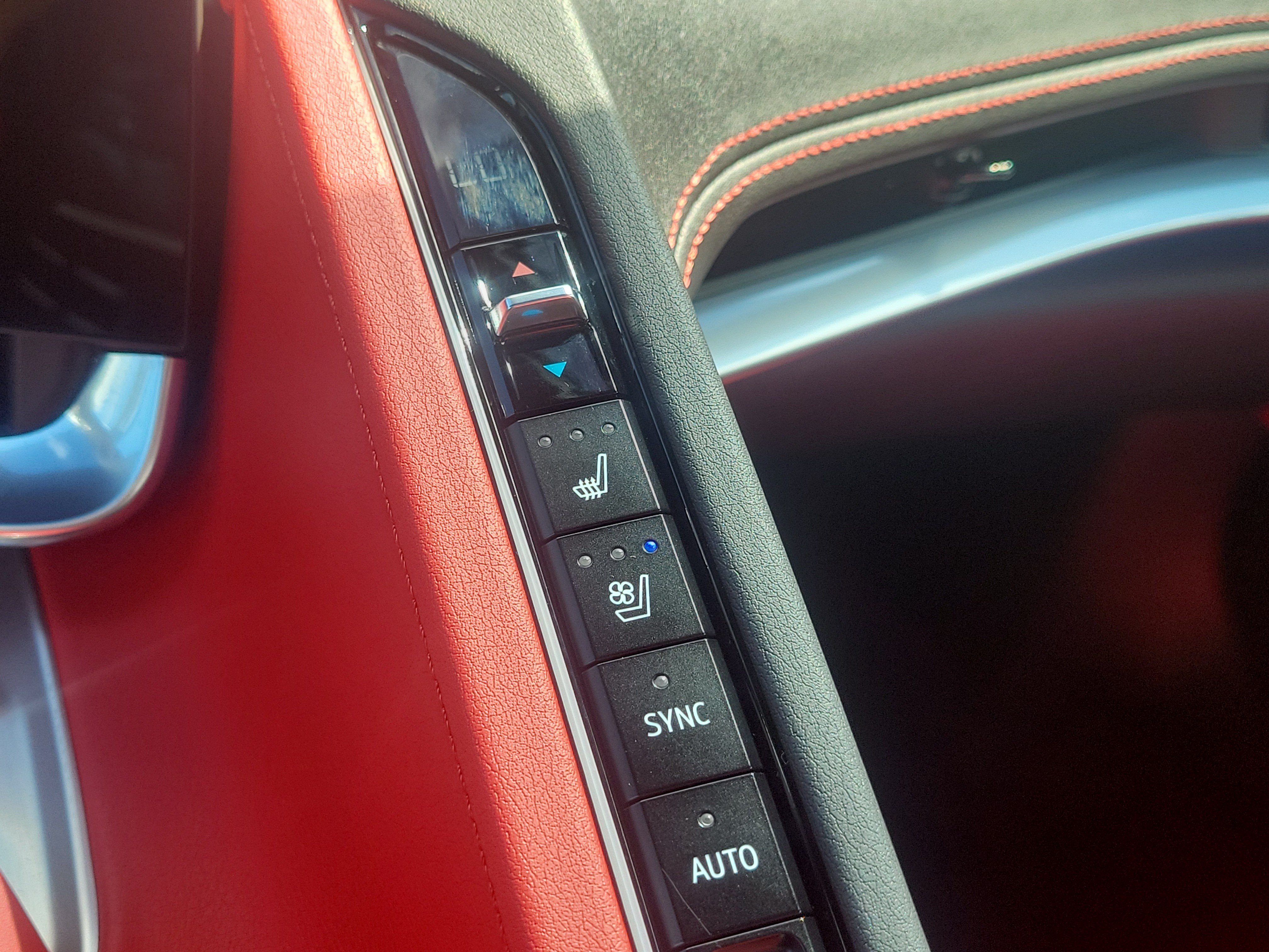 Used 2022 Chevrolet Corvette Stingray Preferred Cpe w/ Z51 Performance Package RWD image 19