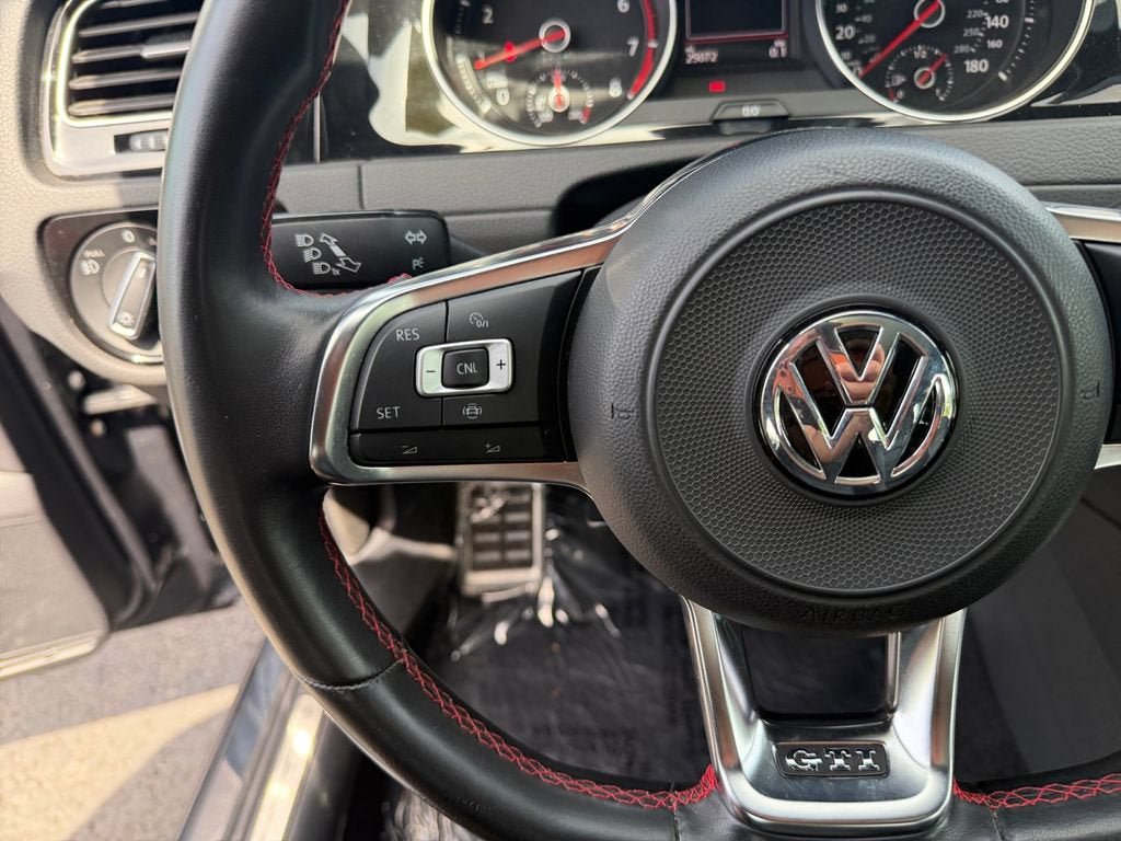 Used 2020 Volkswagen GTI SE FWD image 16