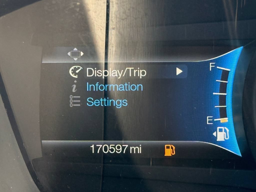 Used 2020 Ford Fusion SE FWD image 29