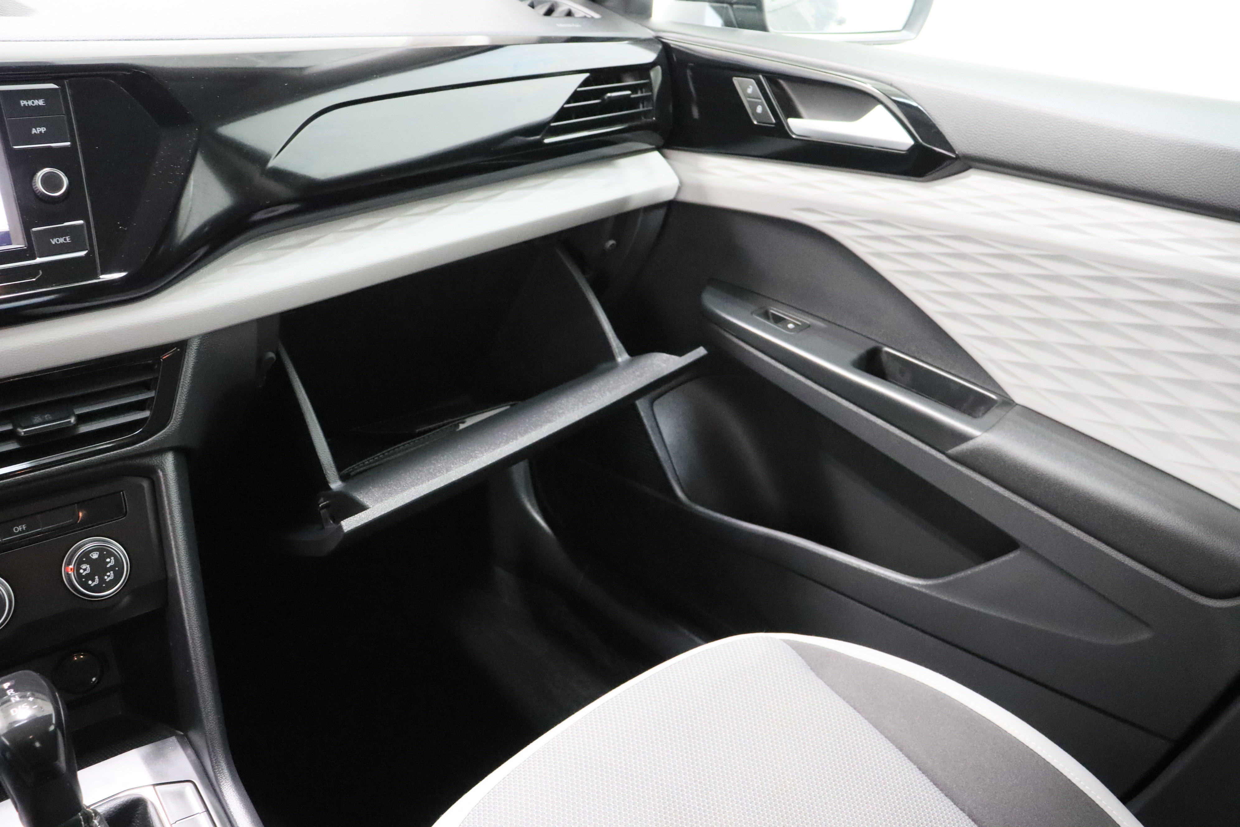 Used 2022 Volkswagen Taos S image 21