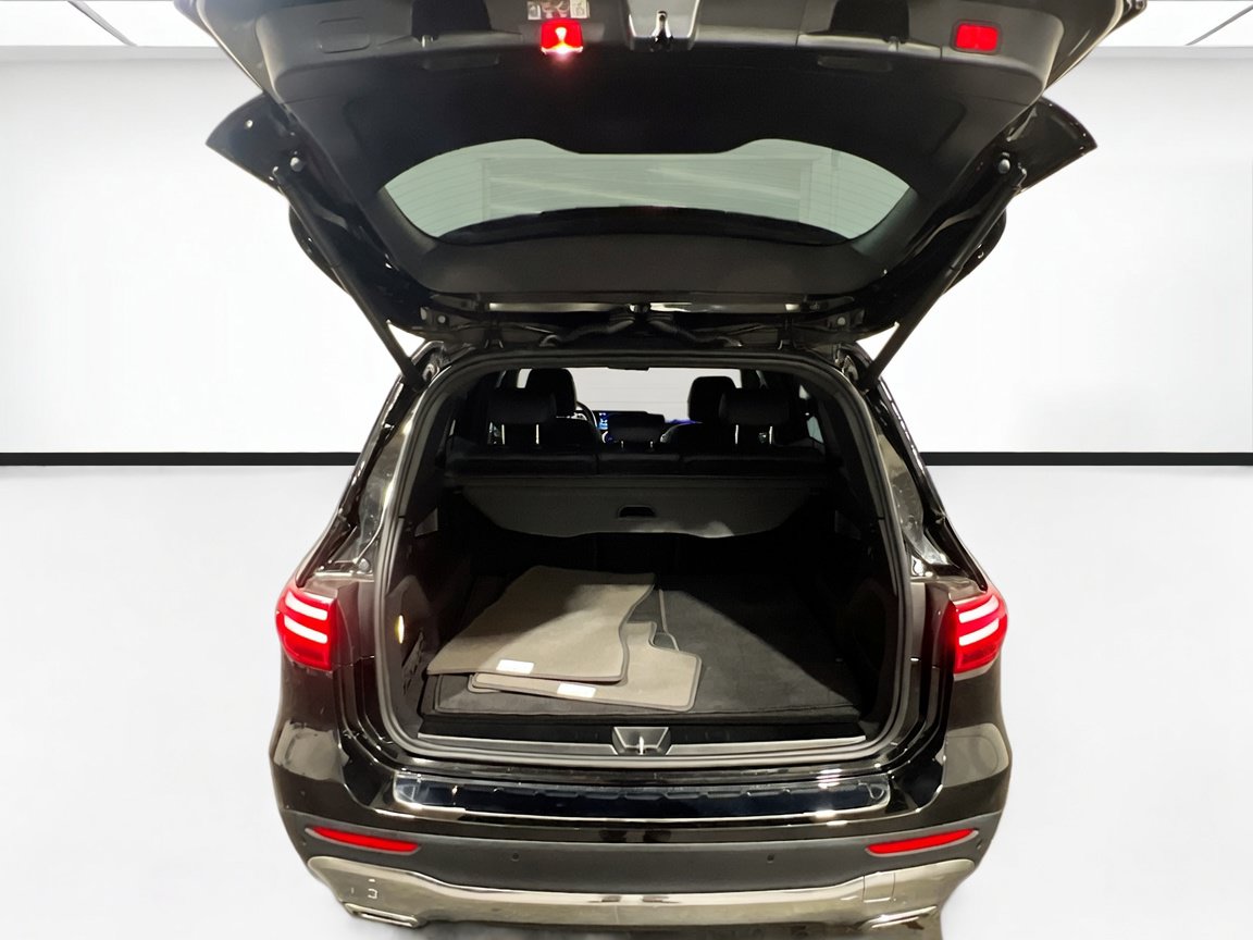 Used 2024 Mercedes-Benz GLB 250 image 17