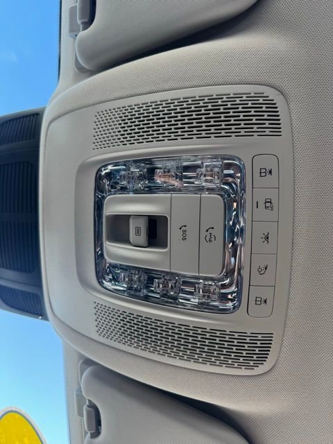 Used 2024 Mercedes-Benz GLS 450 4MATIC image 41