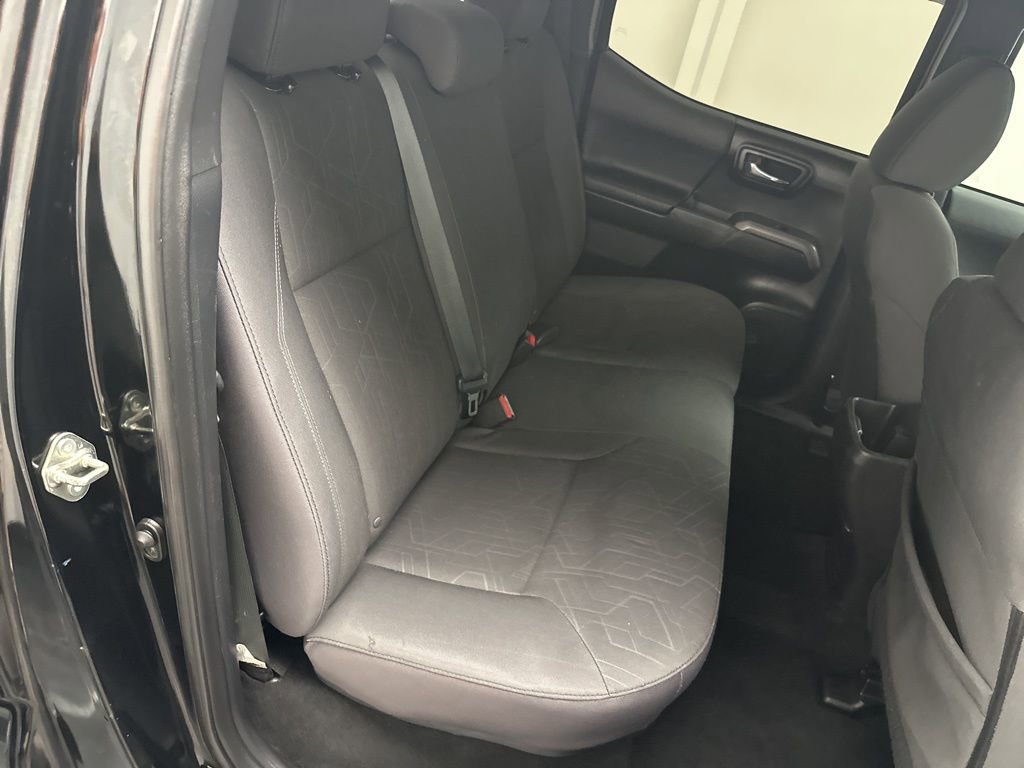 Used 2016 Toyota Tacoma TRD Off-Road AWD/4WD image 11