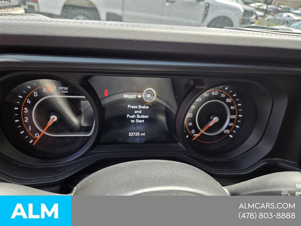 Used 2025 Jeep Wrangler Unlimited Sahara AWD/4WD image 23