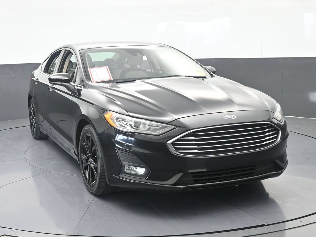Used 2019 Ford Fusion SE w/ Equipment Group 151A FWD image 9