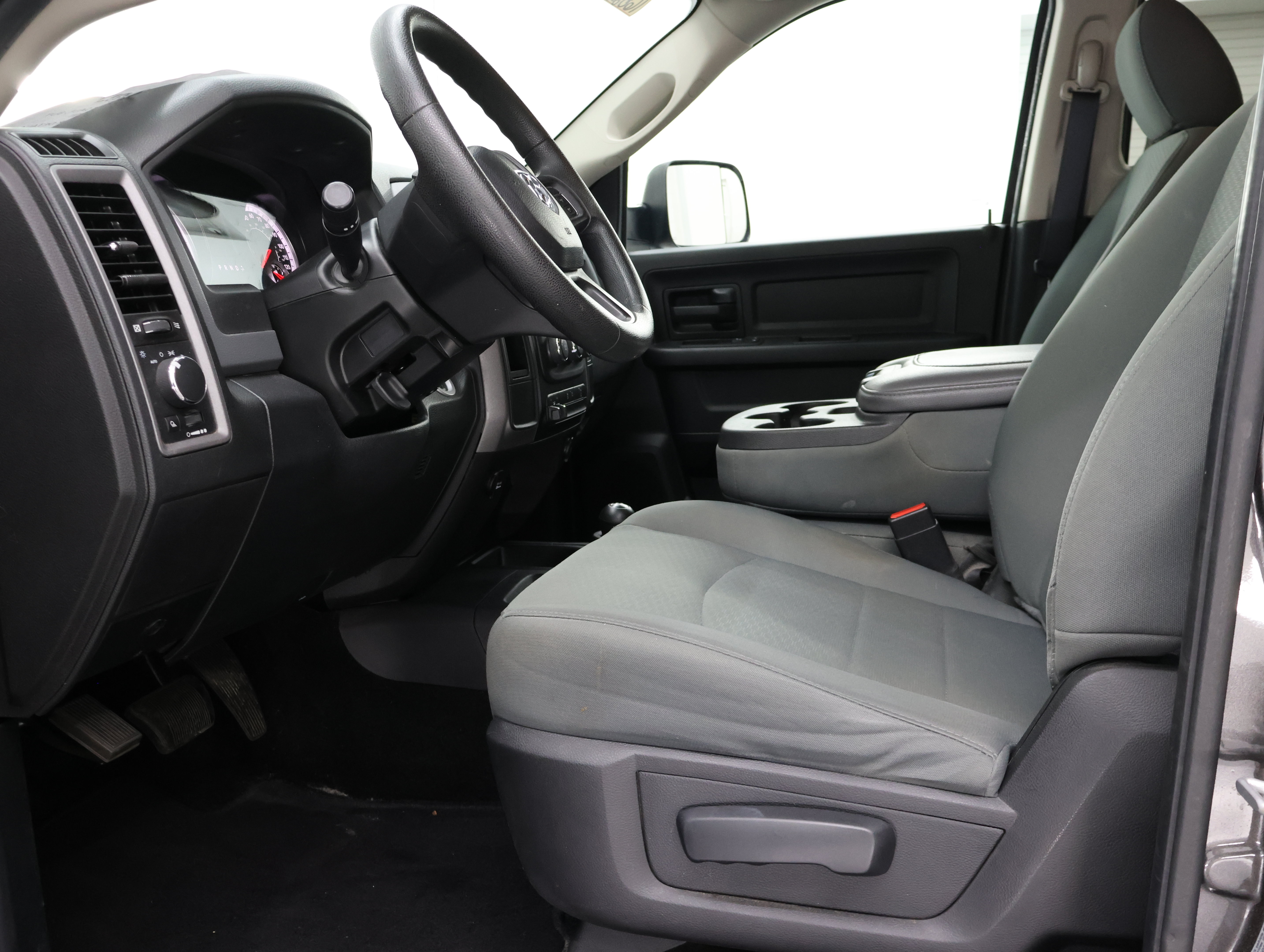 Used 2016 RAM 2500 Tradesman w/ Chrome Appearance Group AWD/4WD image 8