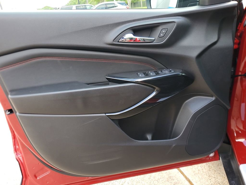 New 2026 Chevrolet Trax RS image 17