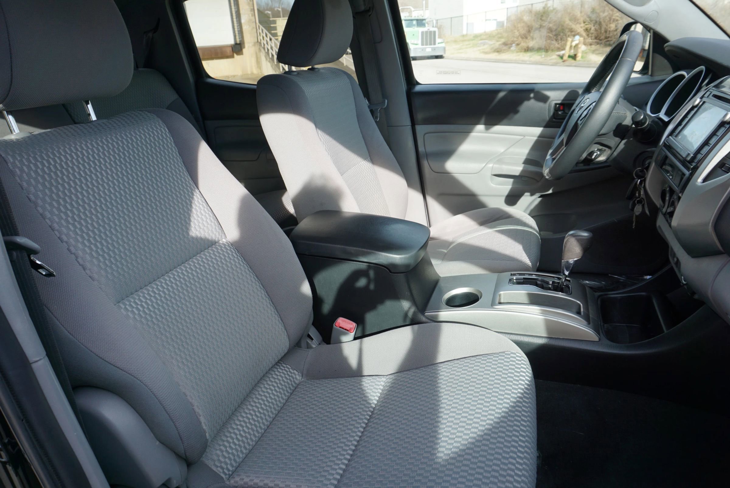 Used 2015 Toyota Tacoma PreRunner image 20