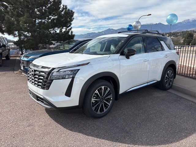 New 2026 Nissan Pathfinder Platinum w/ Cargo Package AWD/4WD image 2