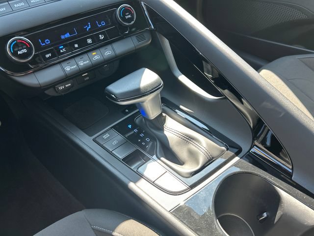 Used 2025 Hyundai Elantra SEL FWD image 13