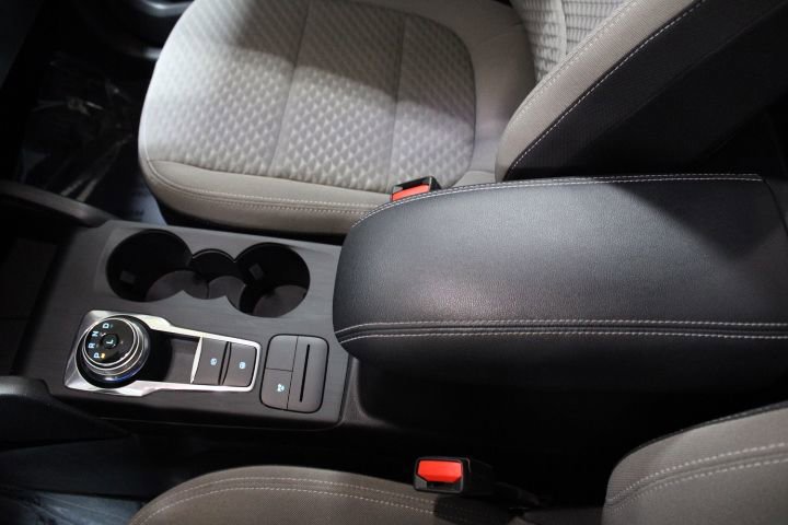 Used 2021 Ford Escape SE image 29