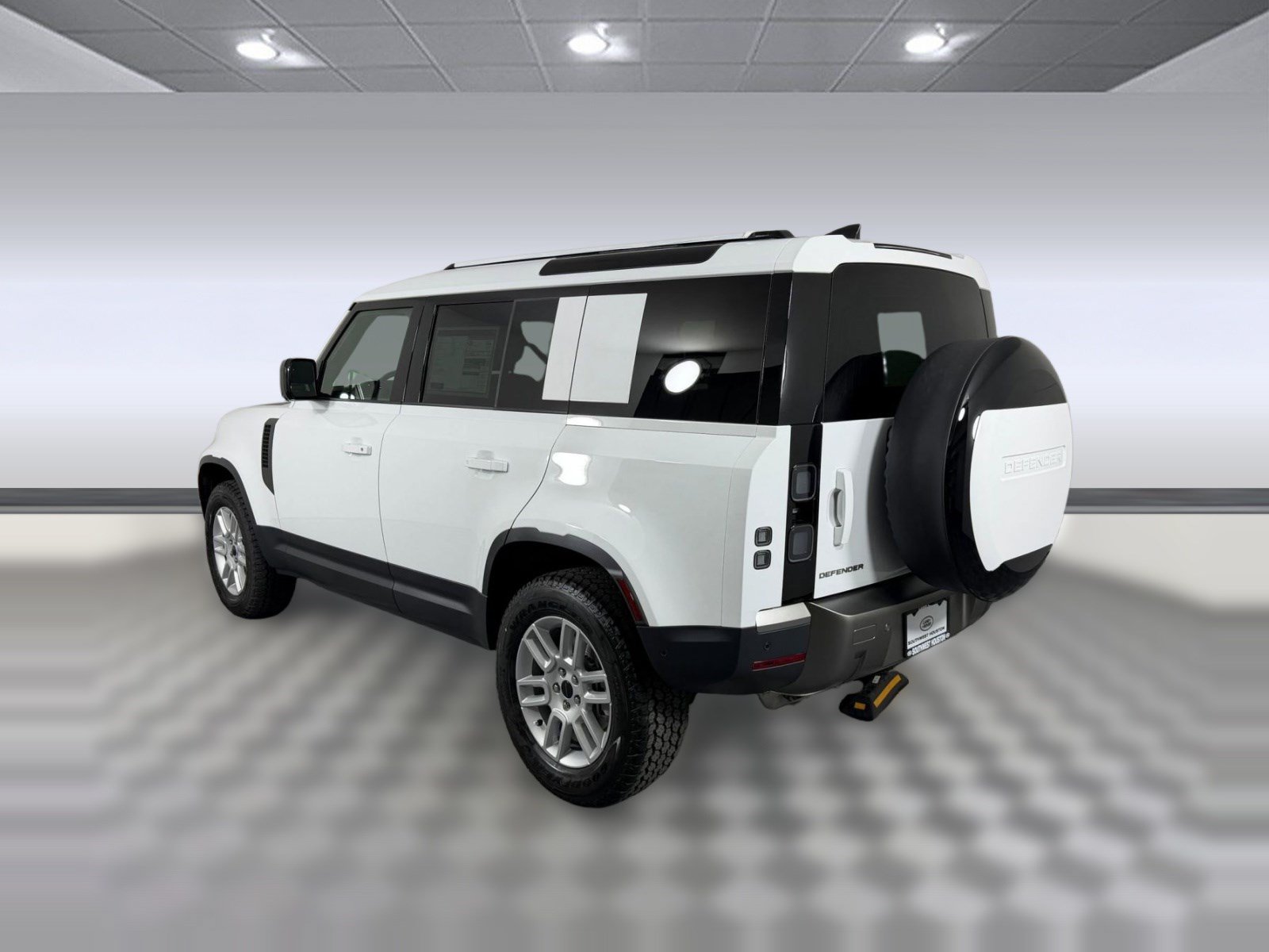 Used 2026 Land Rover Defender 110 S AWD/4WD image 3