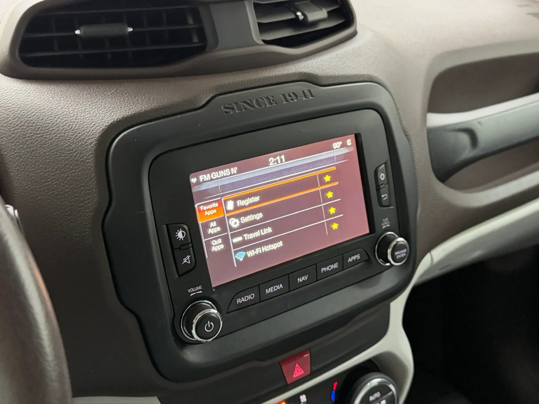 Used 2017 Jeep Renegade Latitude FWD image 71